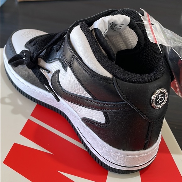 Nike x Stussy AF1 - Picture 2 of 3